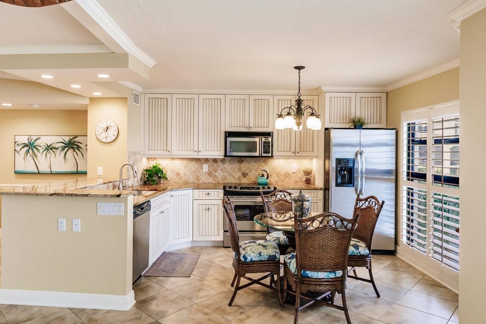 Full size kitchen