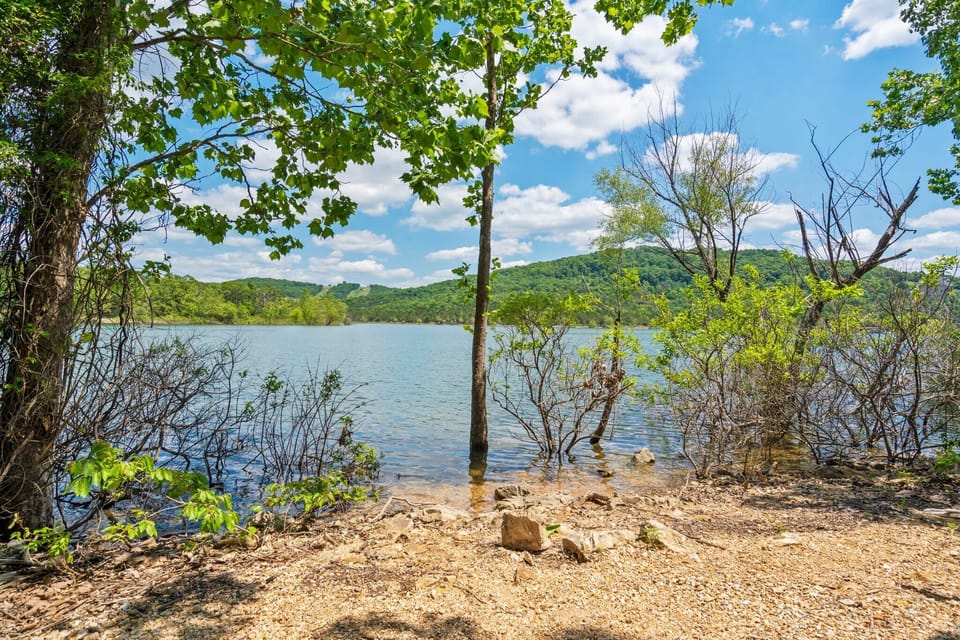 The Shores of Table Rock Lake