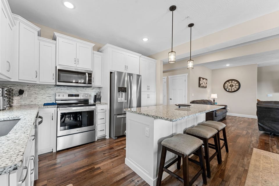 Main Level - Full Kitchen