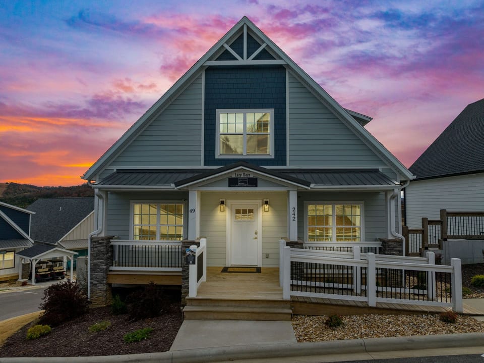 Lodge Exterior-Easy Access Ramp