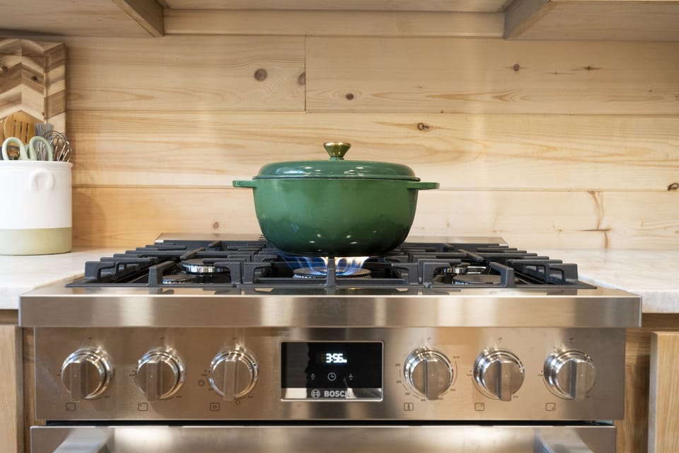 Gourmet Kitchen: Cook up a storm with top-of-the-line appliances and stylish decor!
