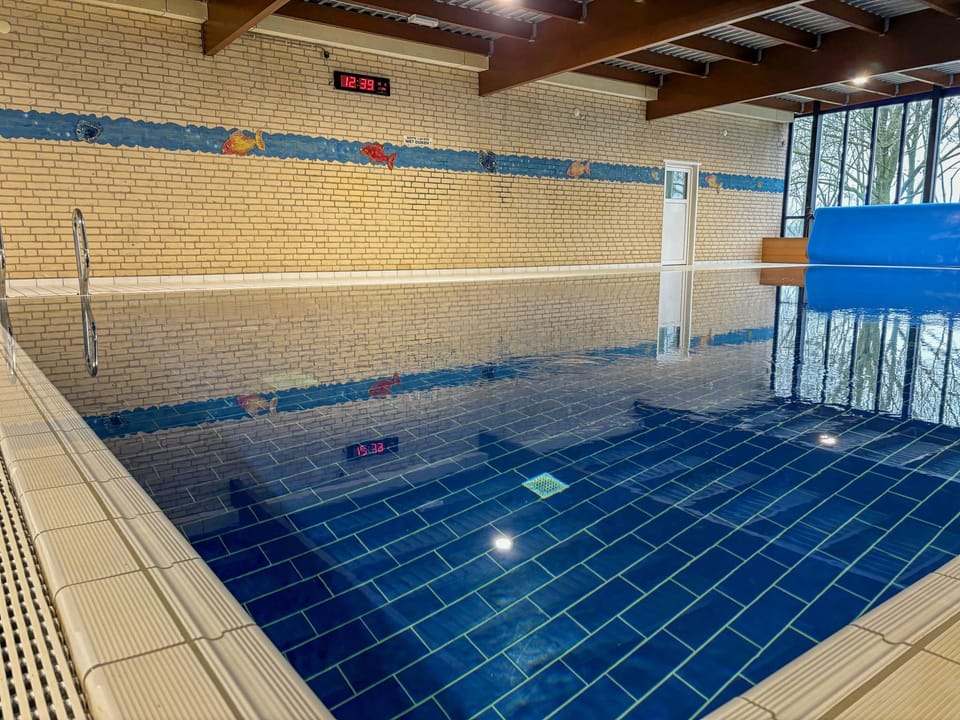 Pool Indoor