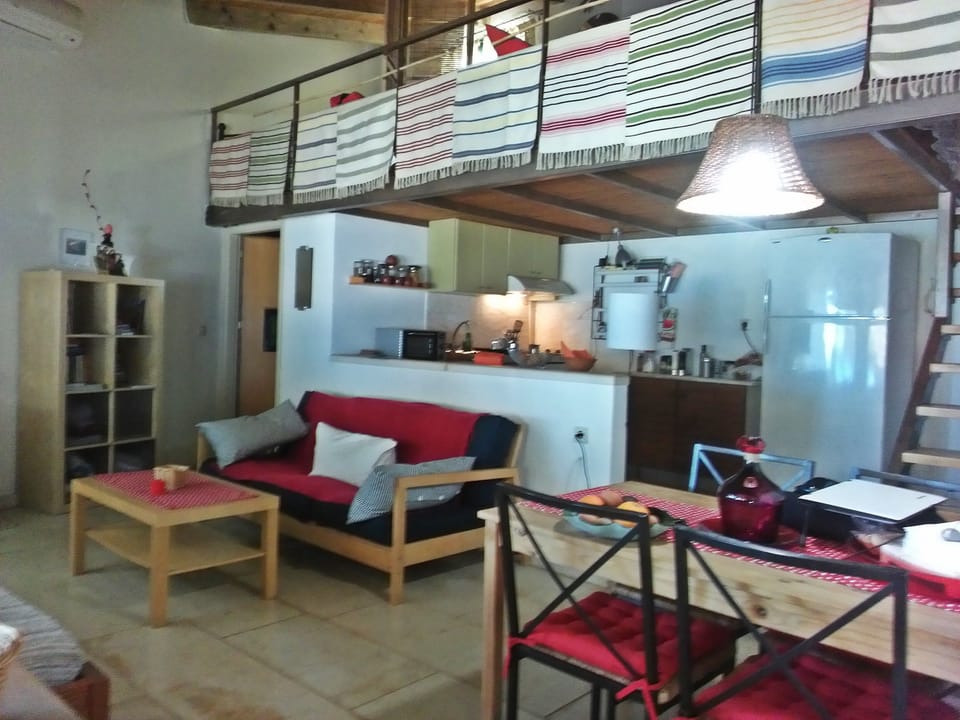 House, 2 Bedrooms, Smoking, Patio | Living area