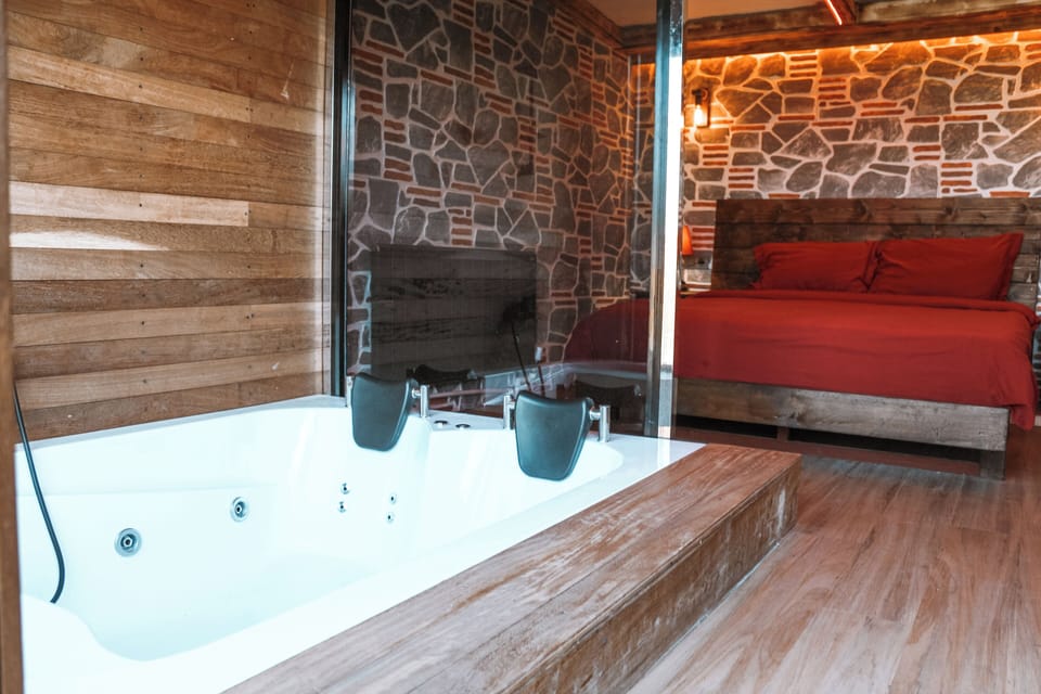 TERAS KULUBELER | Egyptian cotton sheets, premium bedding, free WiFi, bed sheets