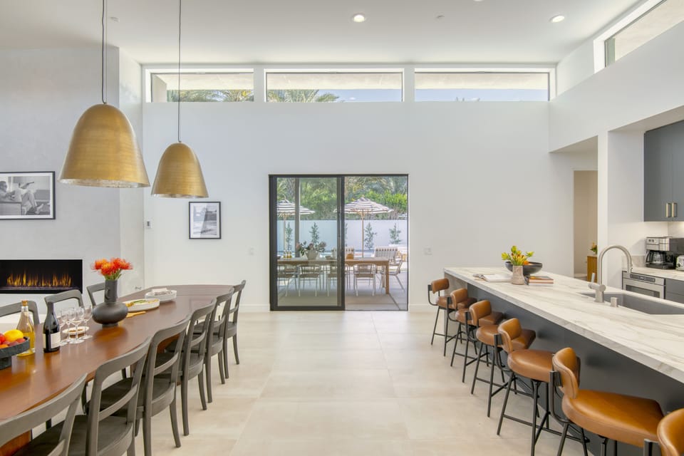 Kitchen and dining area.