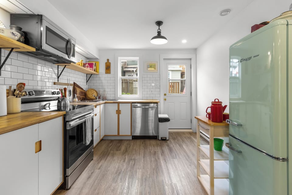  fully equipped kitchen – where the joy of home-cooked meals meets the comfort of your home away from home. 