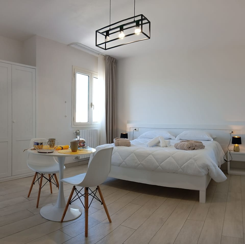 Luxury Room | Premium bedding, down comforters, memory foam beds, desk
