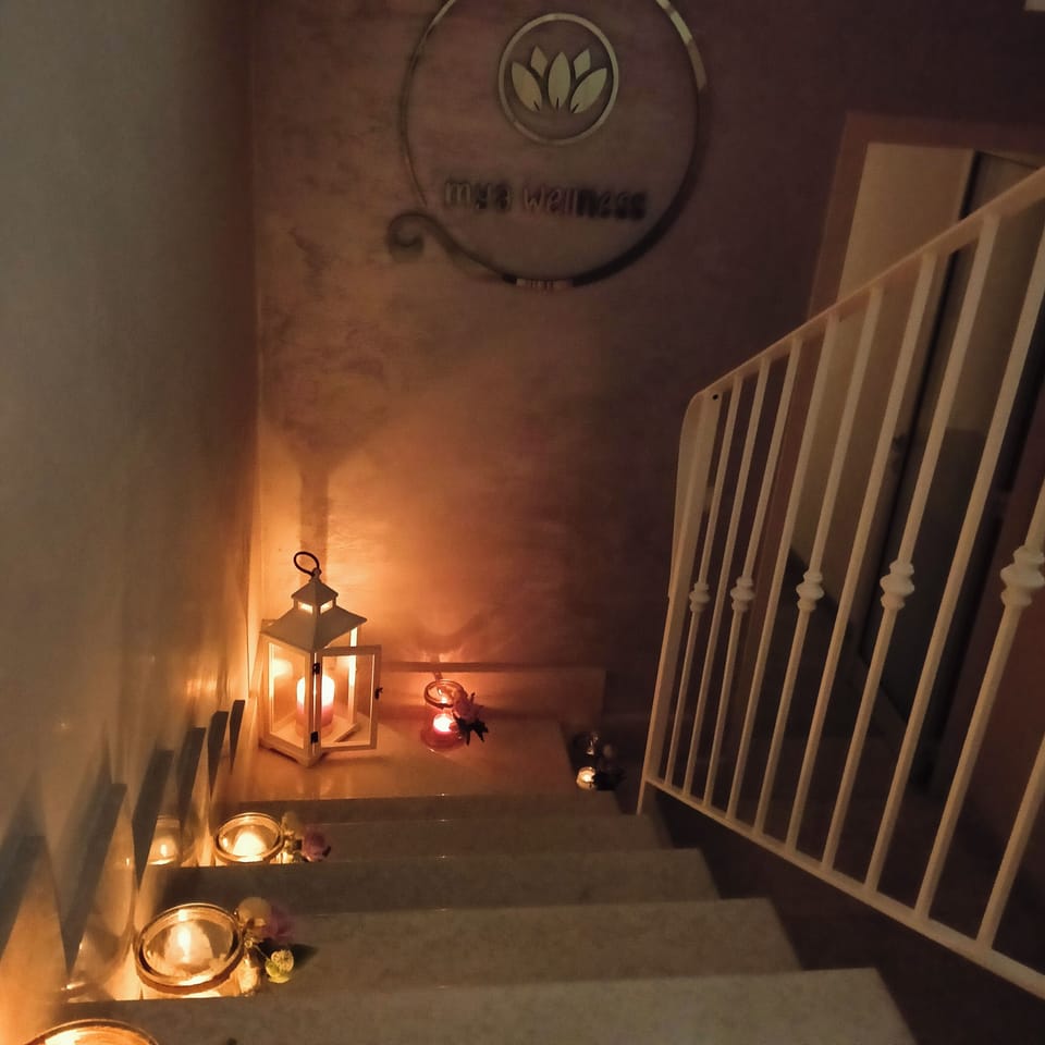 Couples treatment rooms, body treatments, deep-tissue massages