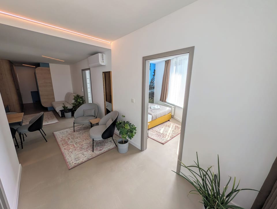 3 bedrooms, Select Comfort beds, desk, laptop workspace