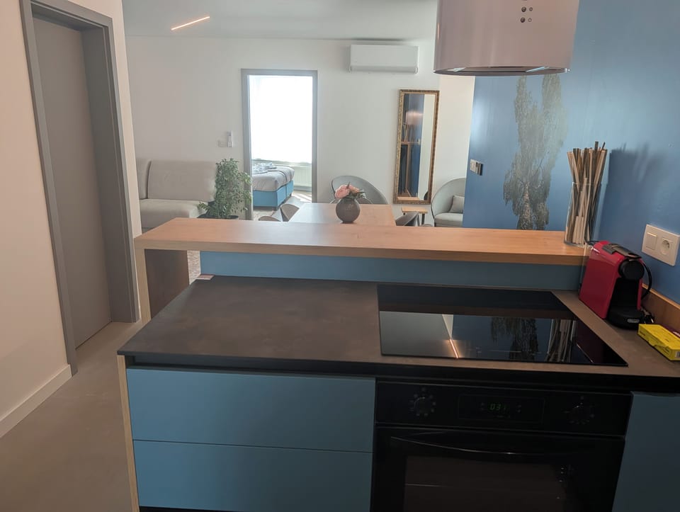 3 bedrooms, Select Comfort beds, desk, laptop workspace