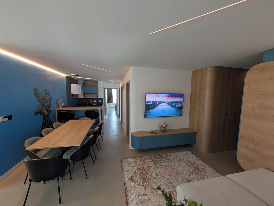 3 bedrooms, Select Comfort beds, desk, laptop workspace