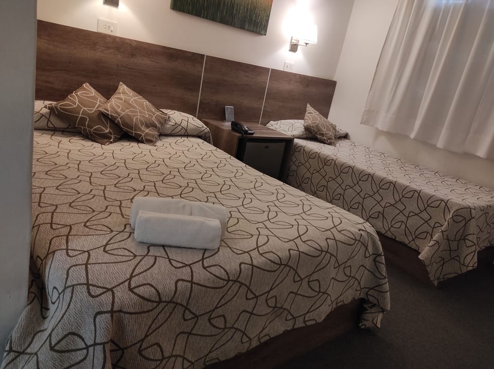 Basic Triple Room | Minibar, free WiFi, bed sheets