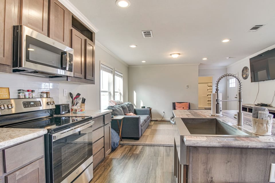 House (2 Bedrooms) | Interior