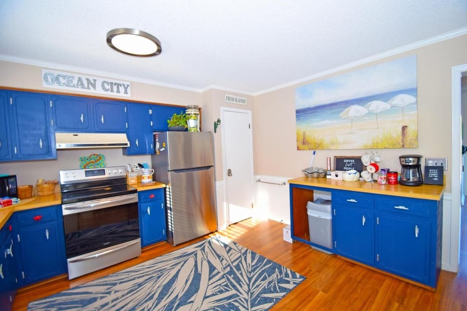 House, 3 Bedrooms | Private kitchen | Coffee/tea maker, fridge, toaster