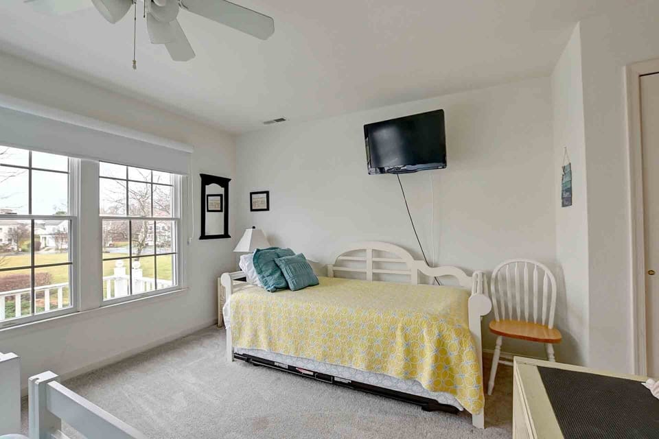 Second Floor Bedroom with Twins