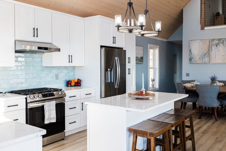 Beautiful brand new kitchen with all the appliances.