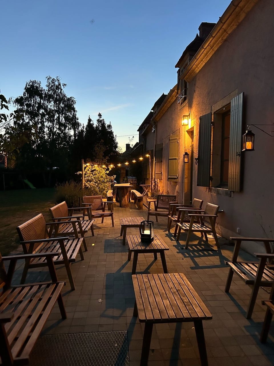 Outdoor dining