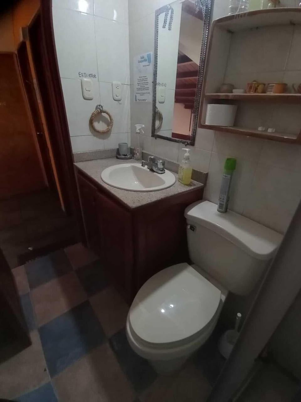 Family Room, 1 Bedroom | Bathroom | Shower, towels, soap, toilet paper