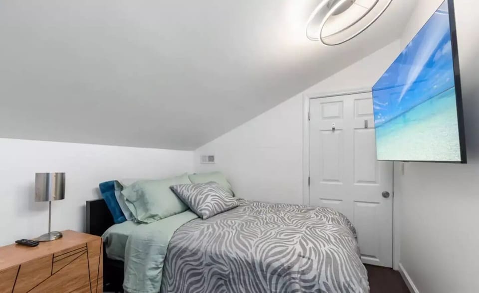 3rd loft bedroom with double bed. Best for kids or shorter adults.