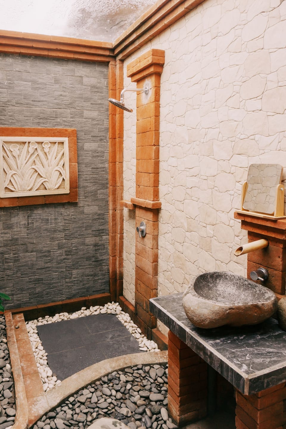 Superior Villa, 1 Bedroom, Mountain View | Bathroom | Shower, rainfall showerhead, free toiletries, hair dryer