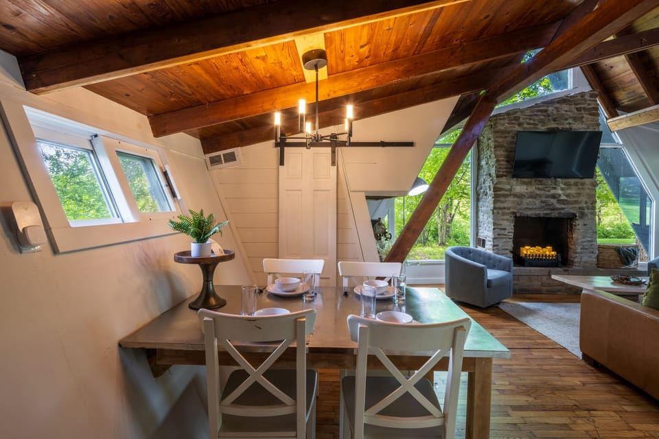 Wake up to breakfast with a view—perfection!