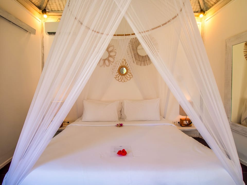 Deluxe Villa, 1 Bedroom, Private Pool | Egyptian cotton sheets, premium bedding, minibar, in-room safe