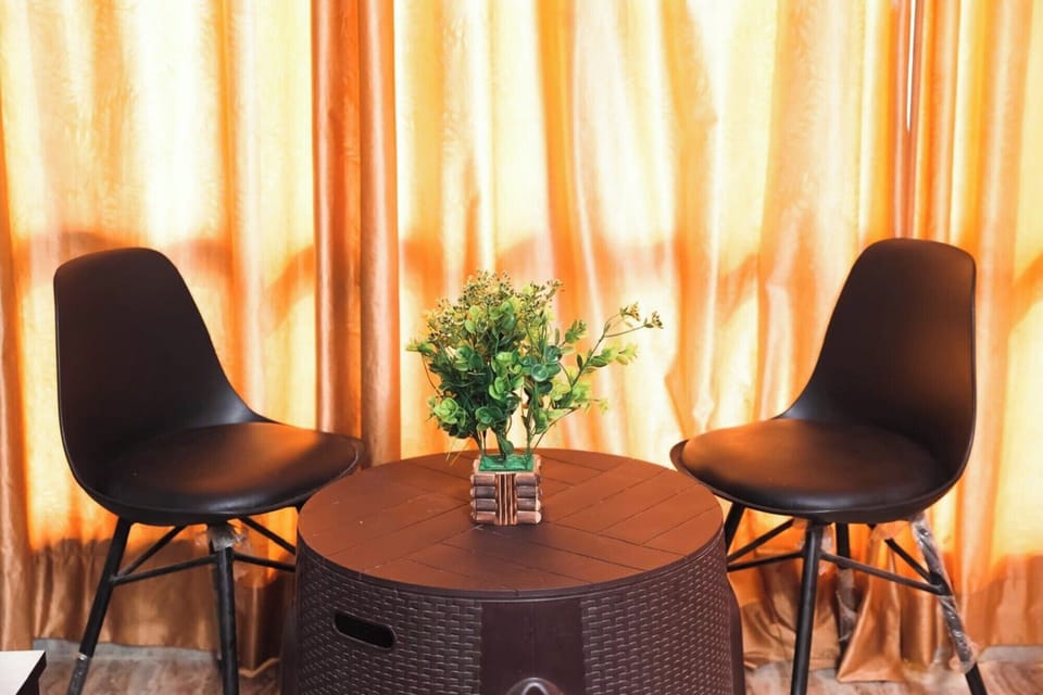 Deluxe Room | Egyptian cotton sheets, premium bedding, desk, laptop workspace