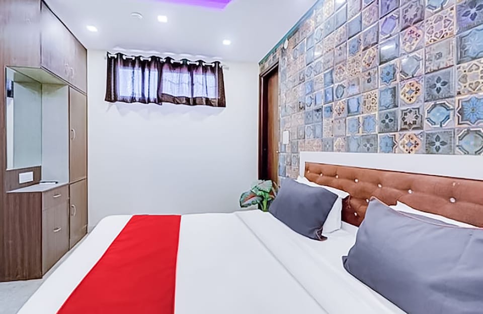 Deluxe Room | Egyptian cotton sheets, premium bedding, desk, laptop workspace
