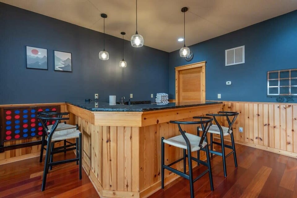 Cabin 3 Wet Bar!