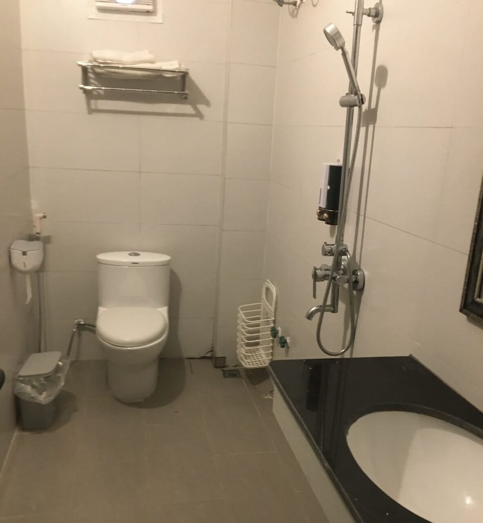 Standard Room | Bathroom