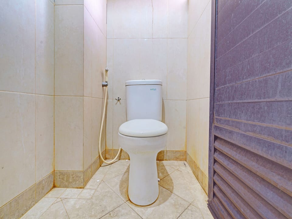 Deluxe Double Room | Bathroom | Shower, towels, soap
