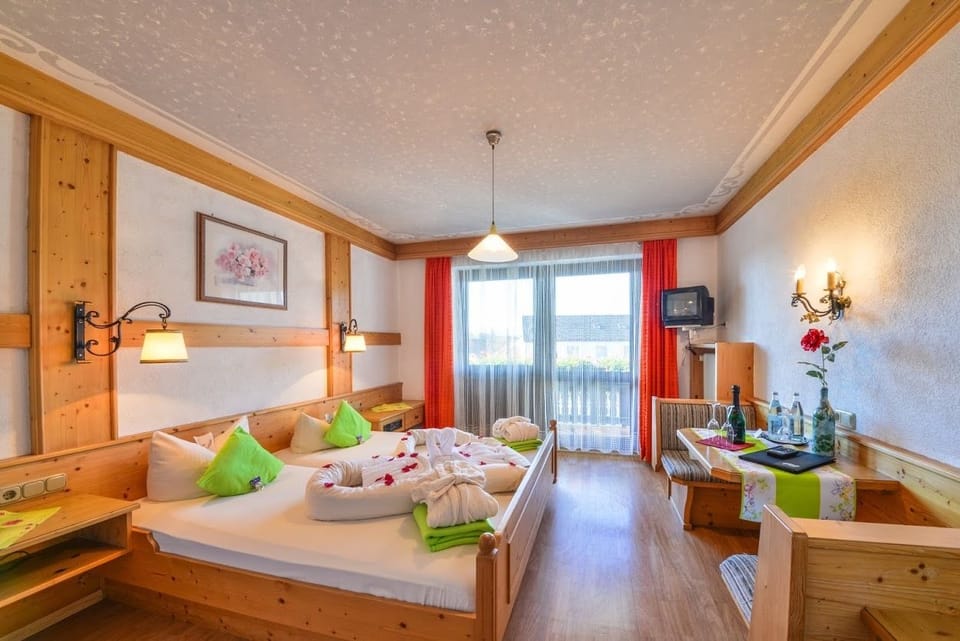 In-room safe, cribs (surcharge), WiFi (free), bed sheets
