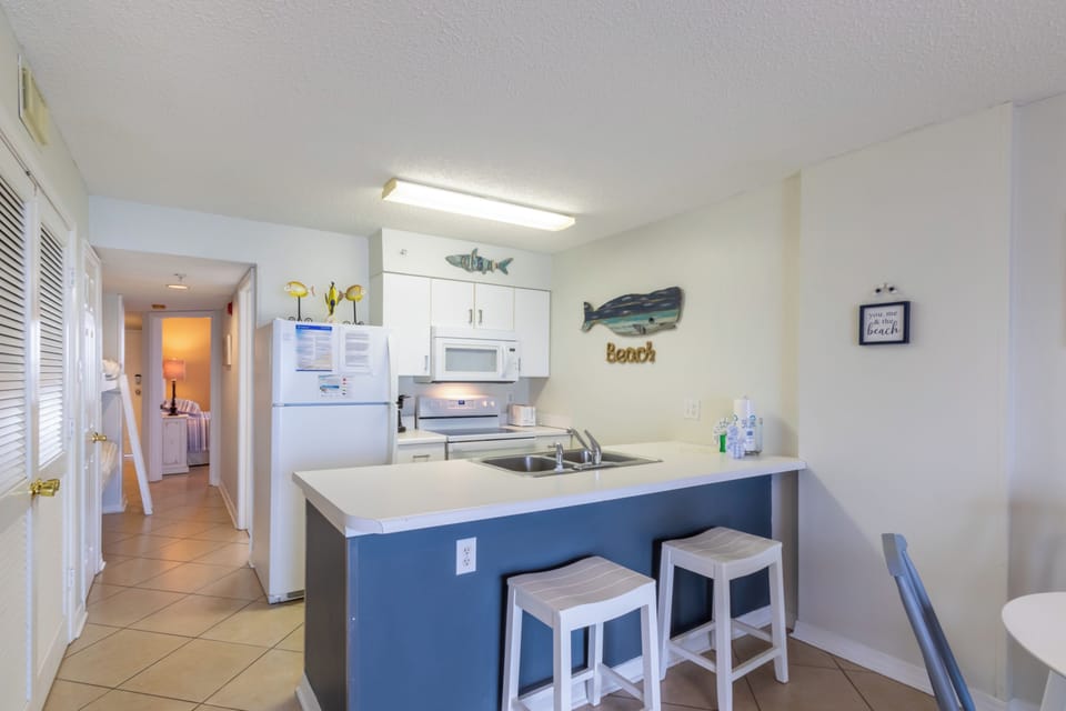 Signature Condo, 1 Bedroom, Non Smoking, Beach View | Private kitchen | Fridge, microwave, oven, stovetop