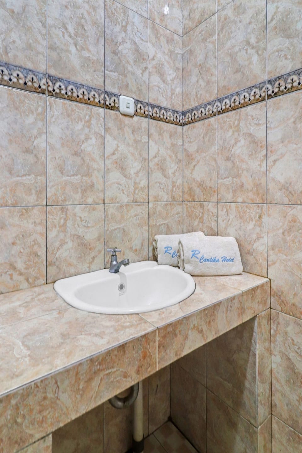 Deluxe Twin Room | Bathroom | Shower, soap