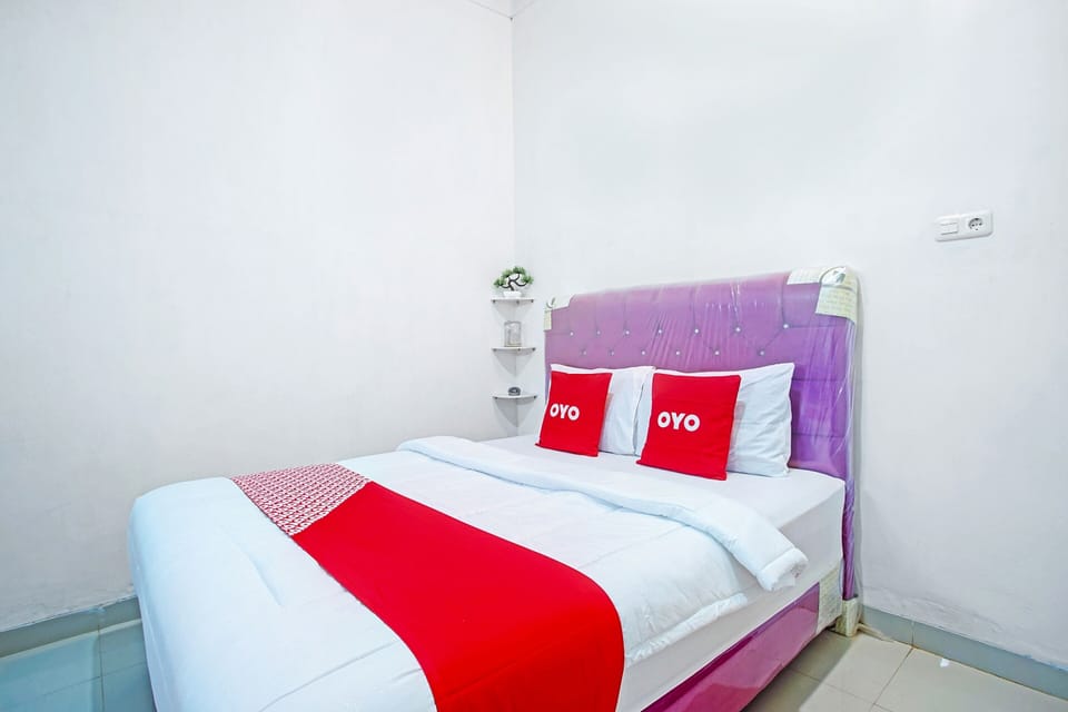Standard Double Room | Desk, WiFi (free), bed sheets
