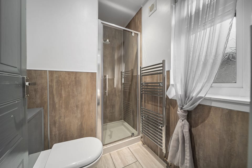 Basic Twin Room, Ensuite | Bathroom