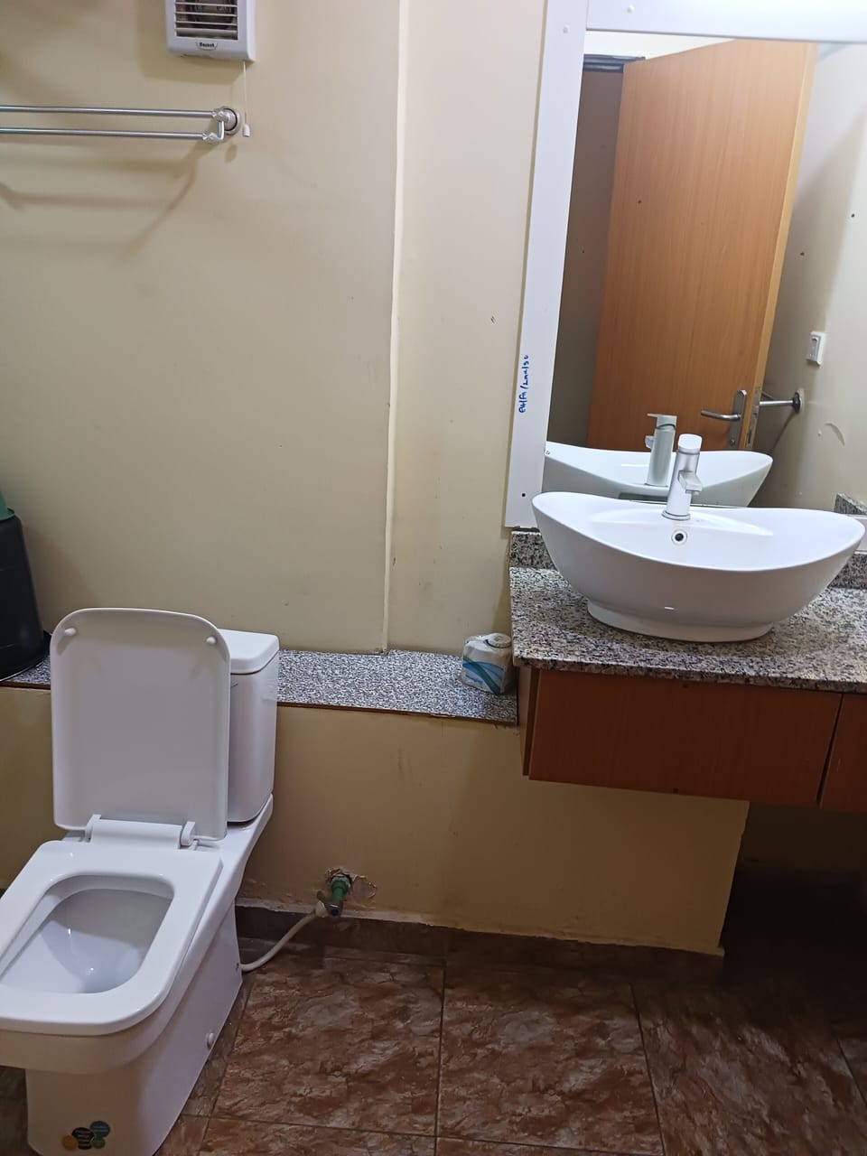 Business Suite | Bathroom