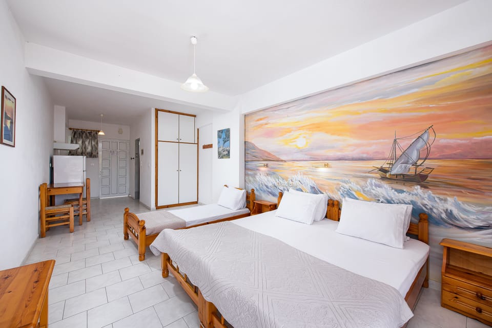 Basic Studio | Iron/ironing board, free WiFi, bed sheets