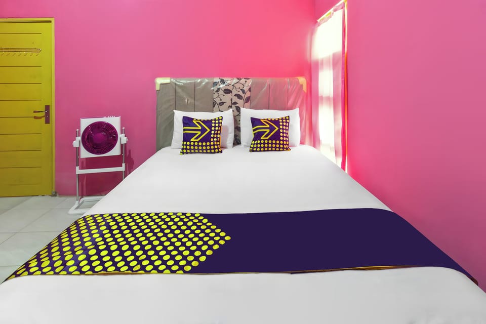 Standard Double Room | Desk, WiFi (free), bed sheets
