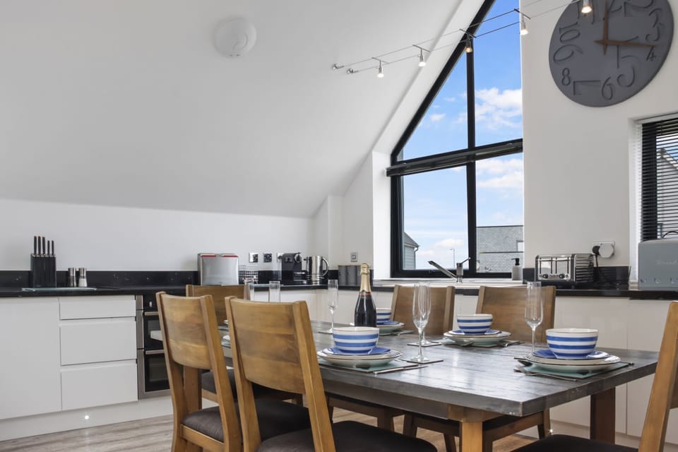 Beachlinks Dining Area And Kitchen