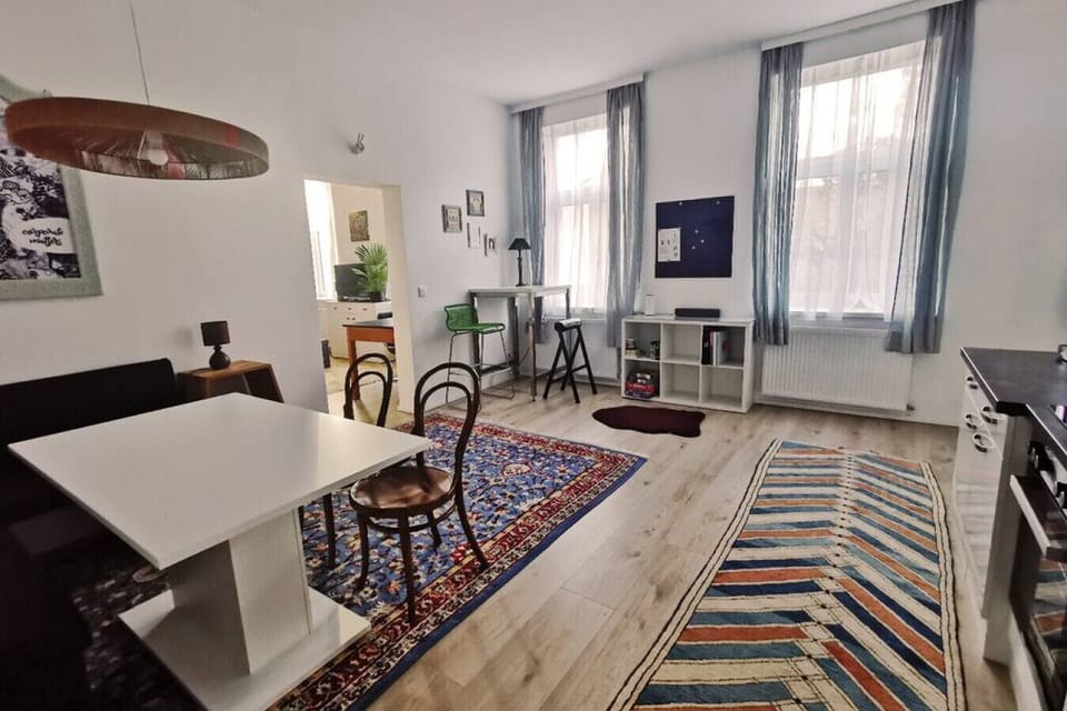 Kitchen/Dining table