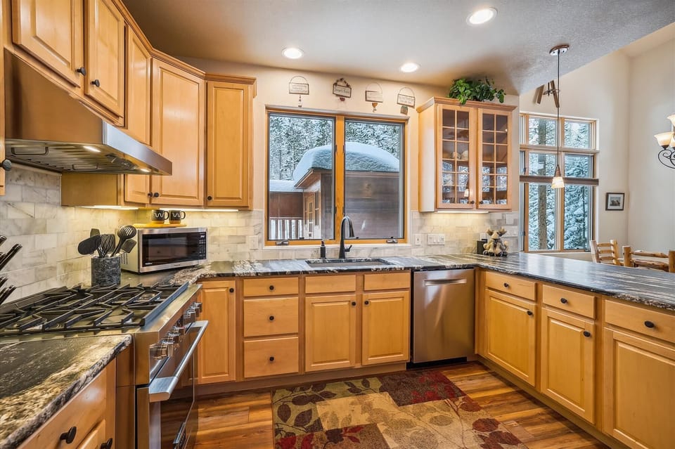 Kitchen - Lupine Chalet - Frisco Vacation Rental