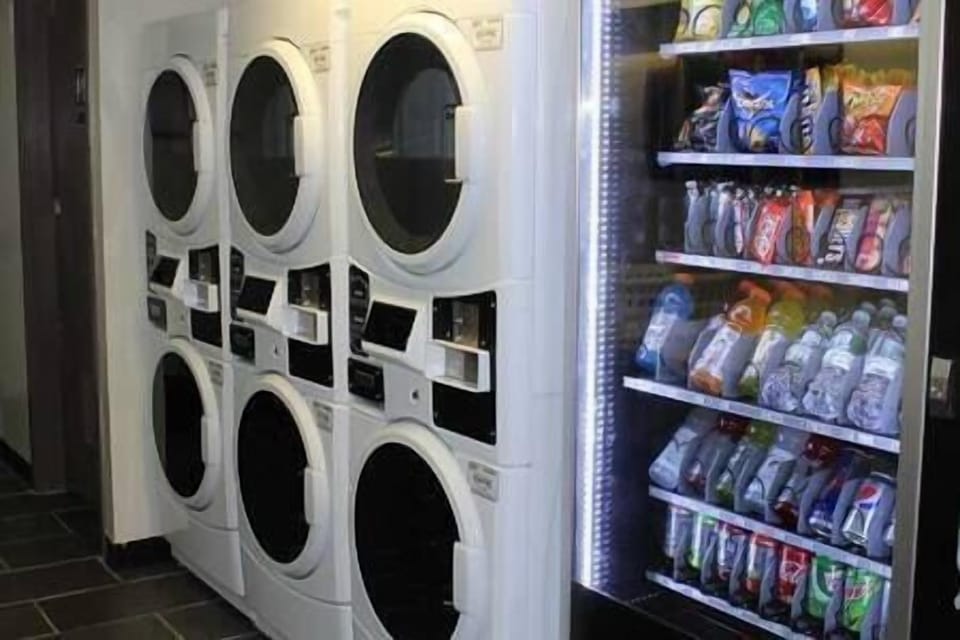 Laundry room & vending machine