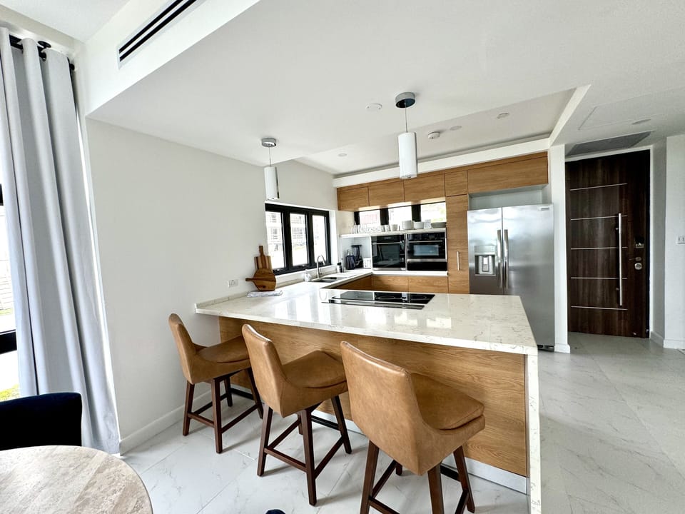 View of the kitchen from the peninsula