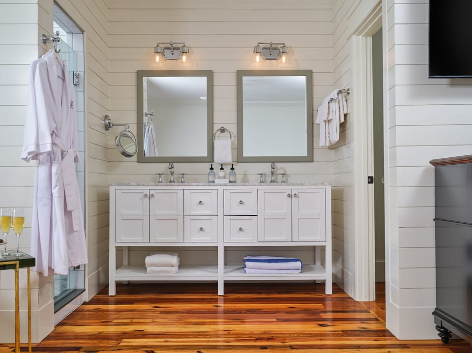 Deluxe Suite | Premium bedding, individually decorated, individually furnished