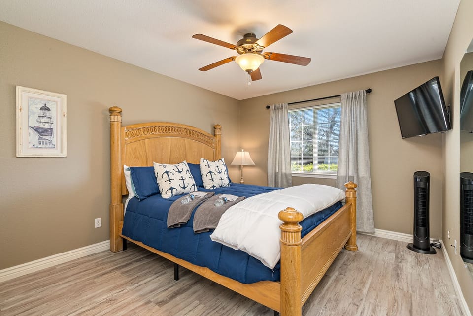 Bedroom 2 with Cal King