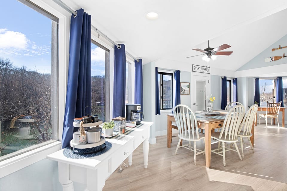Coffee bar & dining table