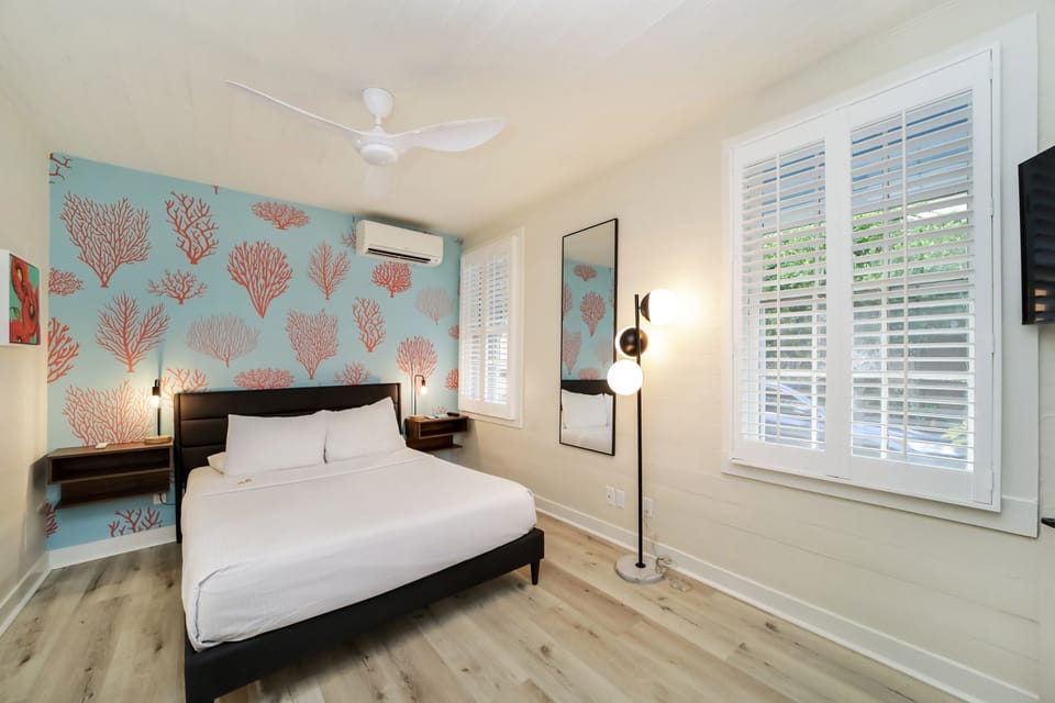 Superior Room, 1 Queen Bed, Private Bathroom (Self check-in) | Blackout drapes, iron/ironing board, free WiFi, bed sheets