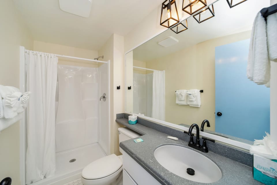 Standard Room, 1 Queen Bed, Private Bathroom (Self check-in) | Bathroom | Shower, free toiletries, hair dryer, towels