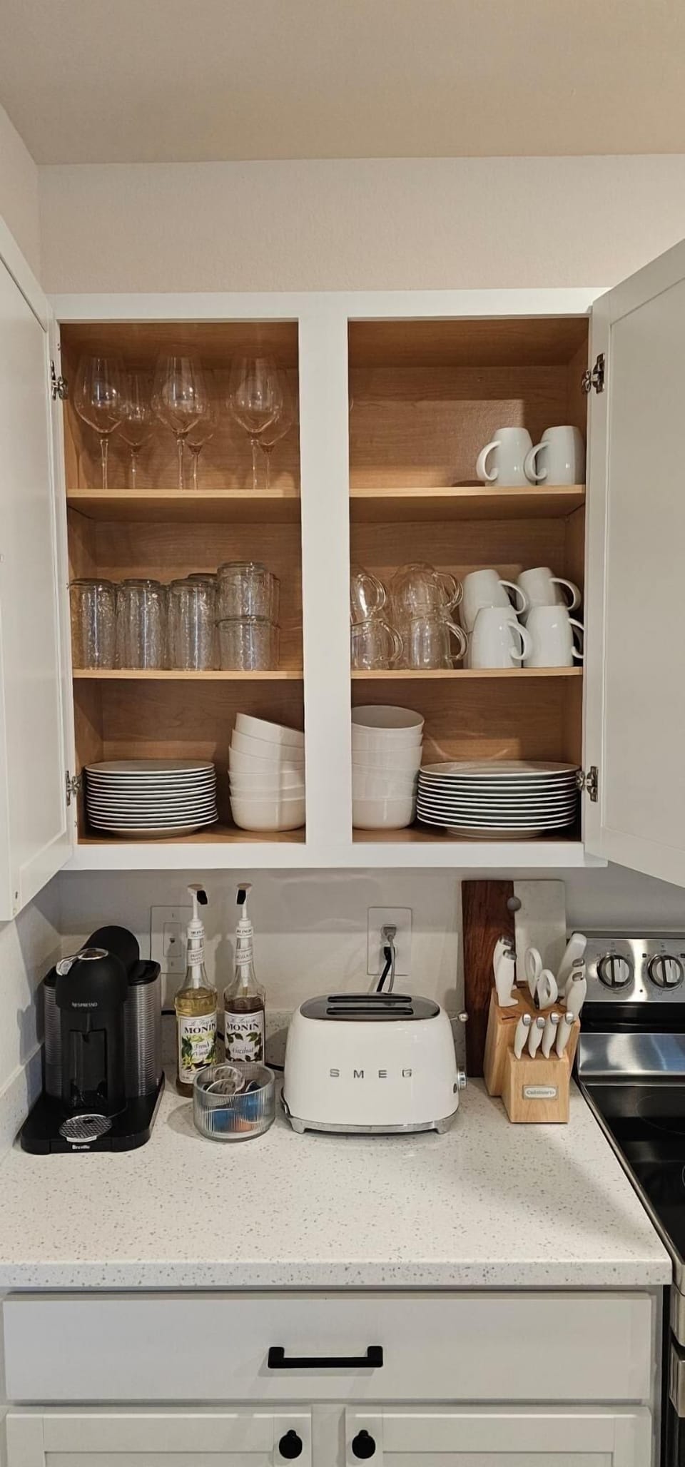 Smeg 2 slices toaster 
Nespresso coffee machine, Monin syrup,  dinnerware’s